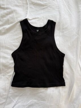 Uniqlo Black Ribbed Xs Cropped Tank Top - Women